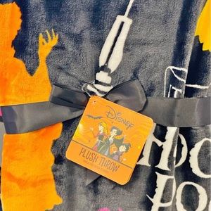 Brand new with tags Disney Hocus Pocus blanket
